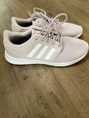 adidas Women’s Blush Pink Lightweight Running Shoes